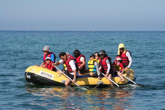 ./boat_128.jpg